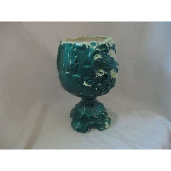 Goblet, Green distressed Goblet Vase with Filigree Vine design by Ardco Japan - Picture 3 of 6